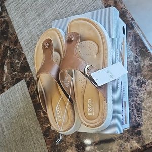 Izod memory foam womens sandals